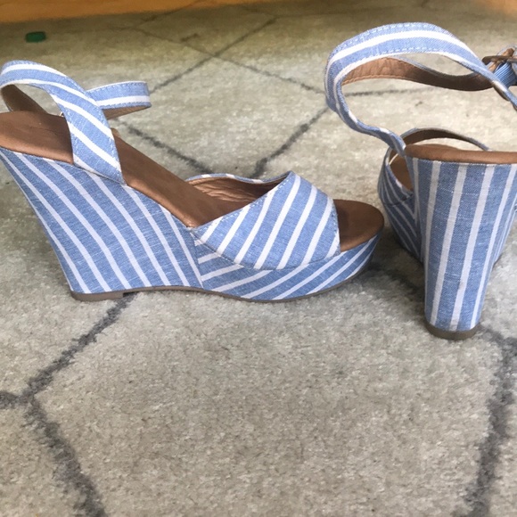 Woven striped wedge sandal - Picture 2 of 7